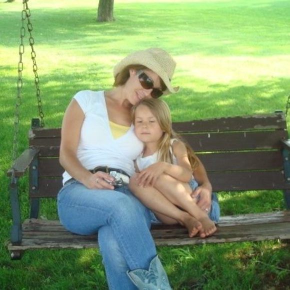 Meet your Posher, Maureen - Picture 1 of 1